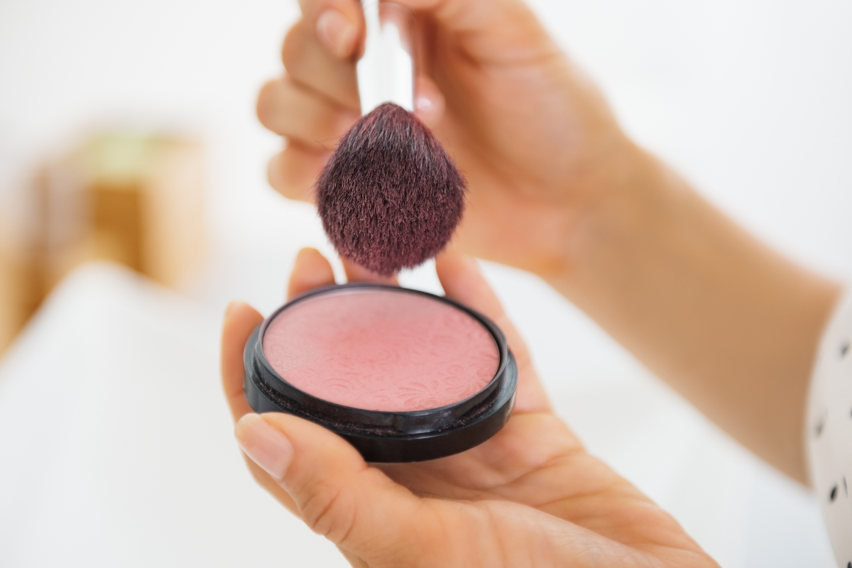 cara pakai blush on
