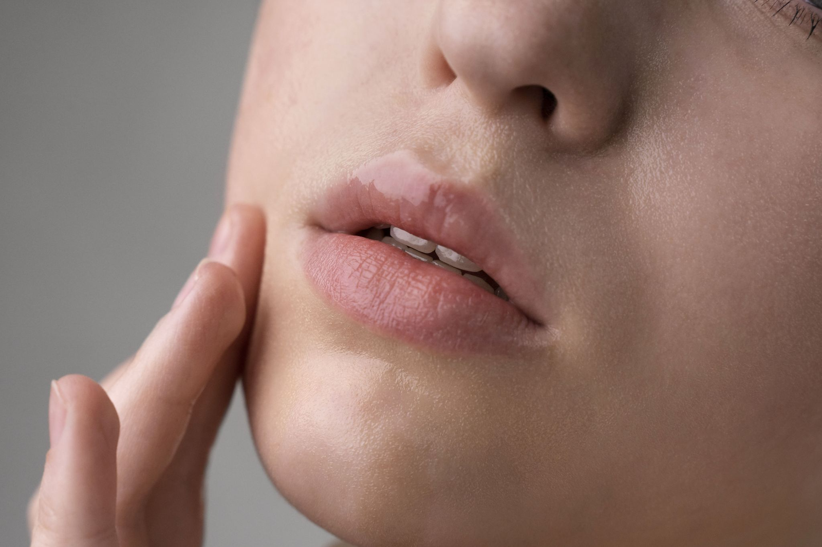 perawatan setelah sulam bibir