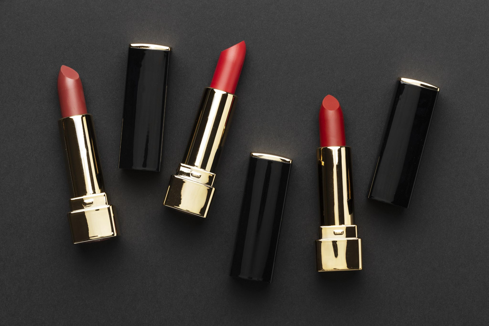 warna lipstik untuk bibir hitam
