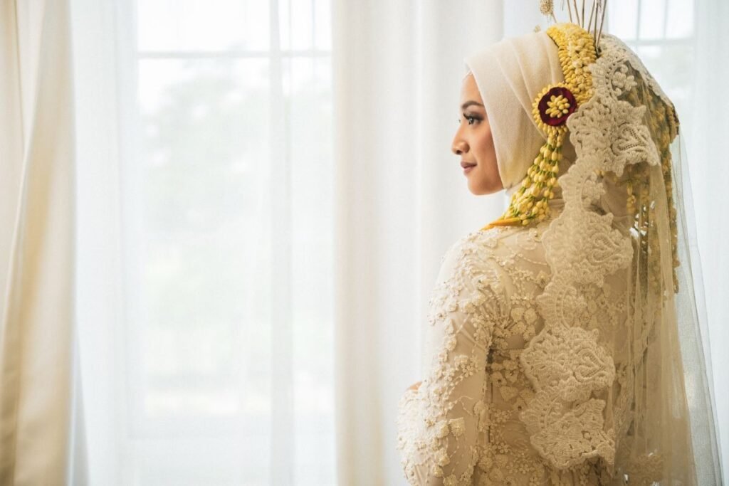 Rias pengantin jawa/Sumber: Canva