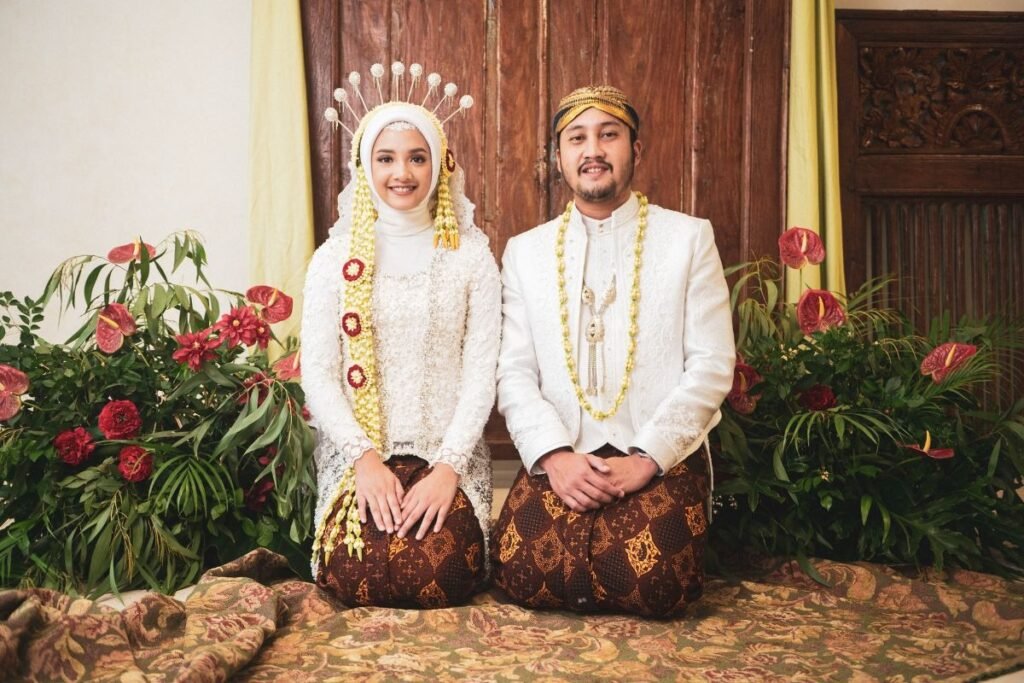Rias pengantin jawa/Sumber: Canva