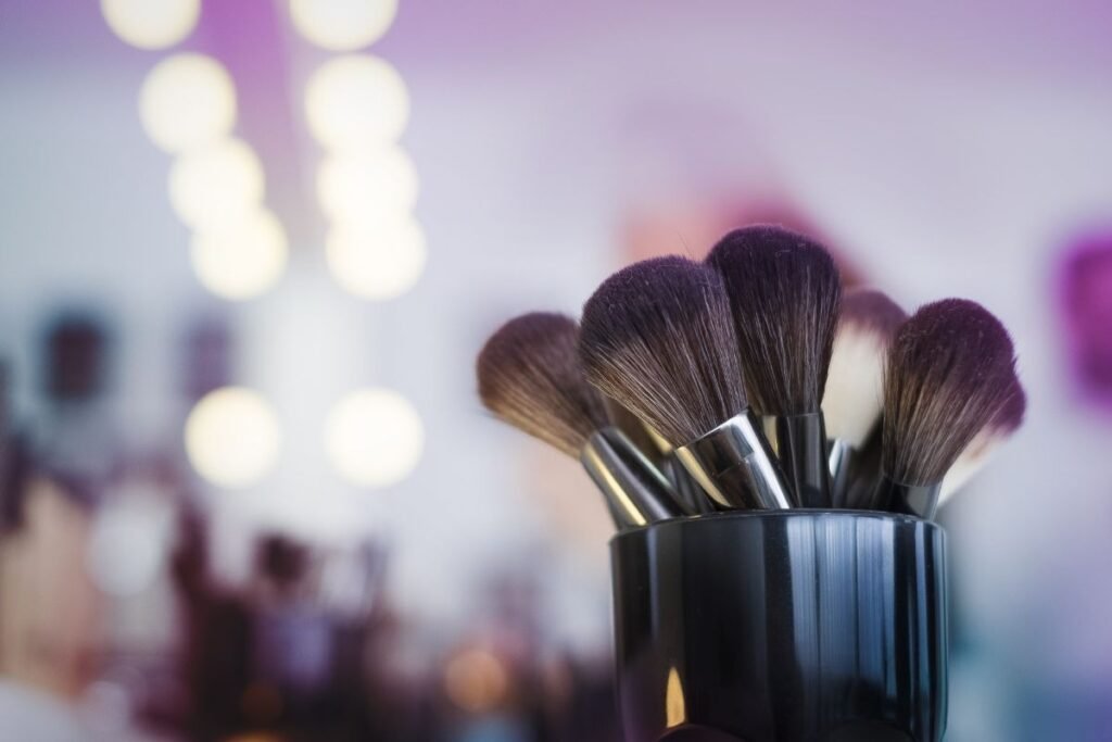 Gambar berbagai jenis brush make up/Sumber: Canva
